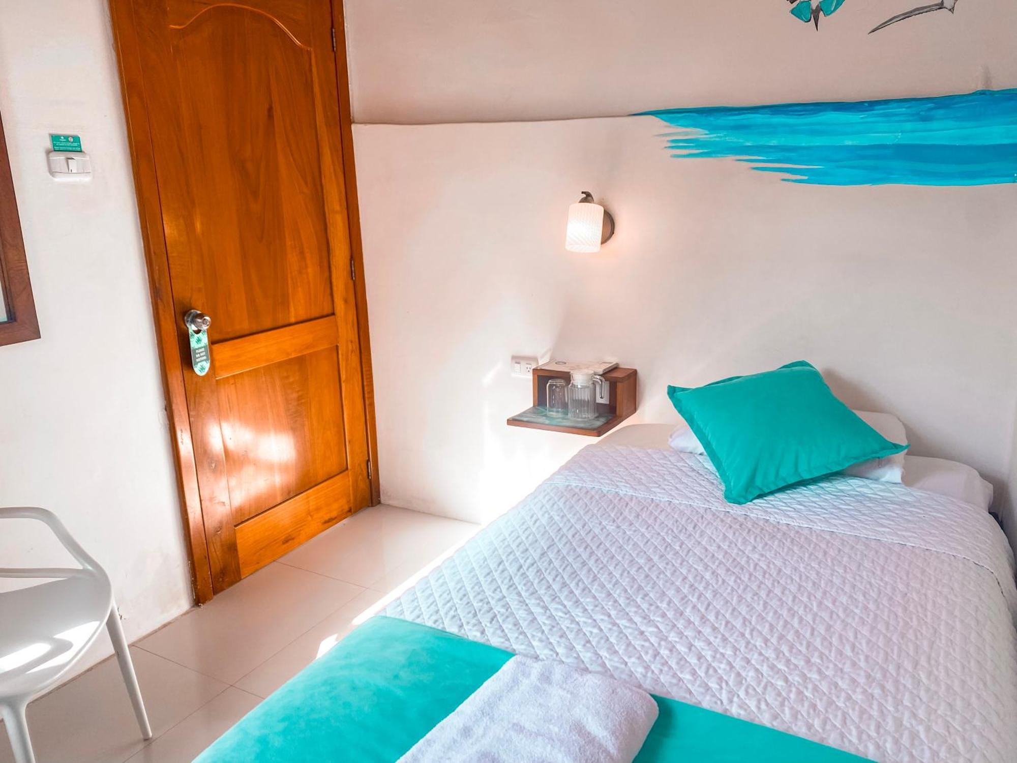 Hotel Coral Blanco With High Speed Internet Starlink And Galapagos Tour Operator プエルト・ビジャミル エクステリア 写真