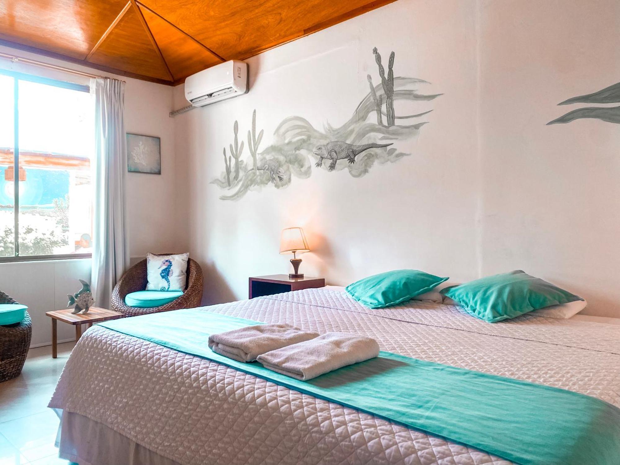 Hotel Coral Blanco With High Speed Internet Starlink And Galapagos Tour Operator プエルト・ビジャミル エクステリア 写真